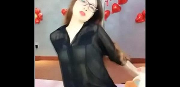 uplive hot girl sexy dance